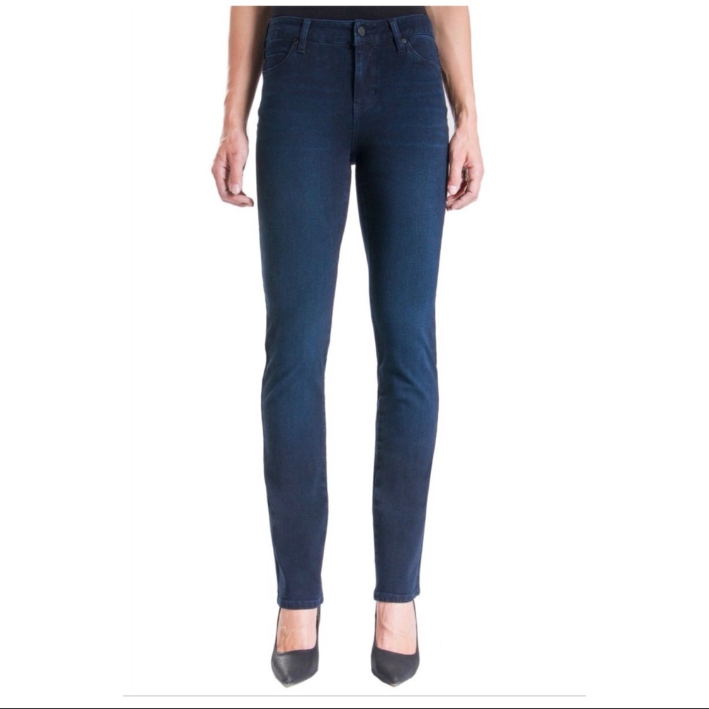🌸 NWT Liverpool Brand Straight Leg Jean Dk Wash